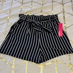 NWT- high waist elastic tie shorts